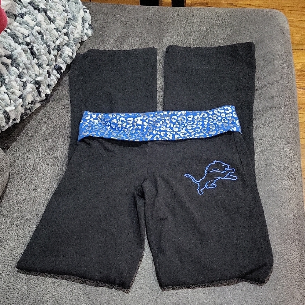 Victoria's Secret PINK Detroit Yoga Pants
